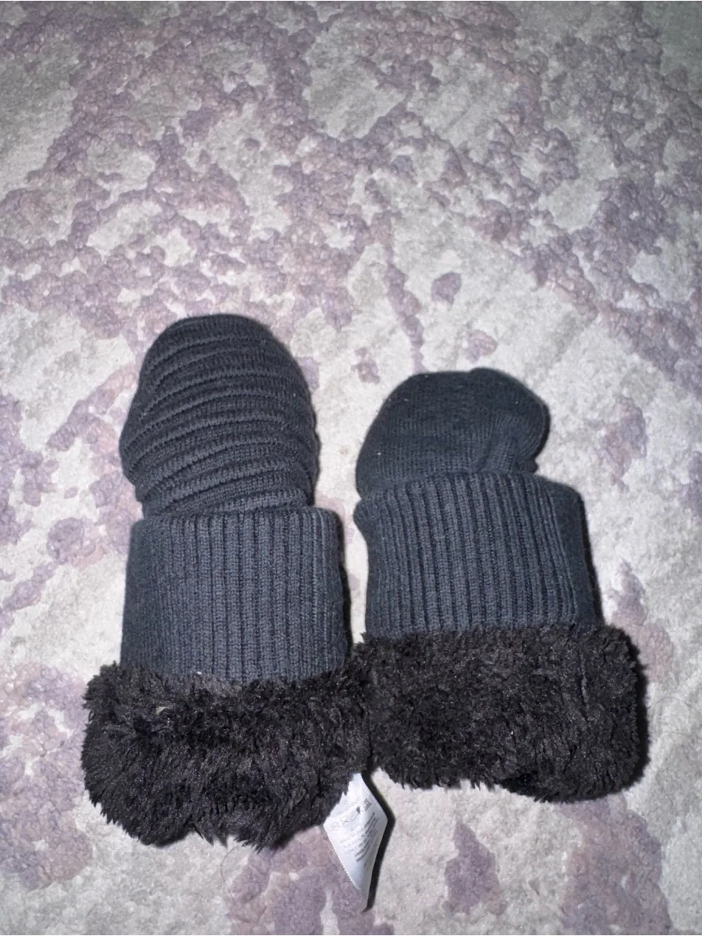 Lululemon Sweet and Sherpa Mittens